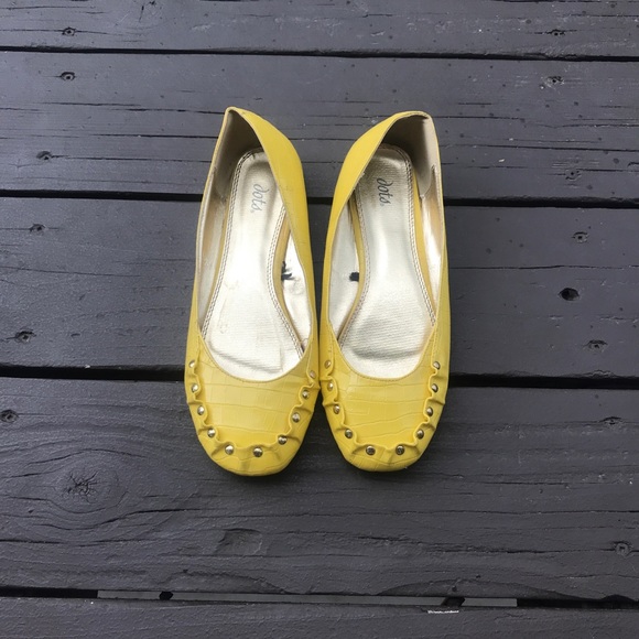 yellow ballerina flats